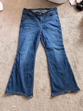 AE Super High Rise Flare Jeans - 14 Short